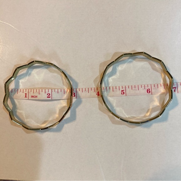 Gold Tone Metal and Enamel Chevron Bangles. Yellow and Orange. - Picture 9 of 9